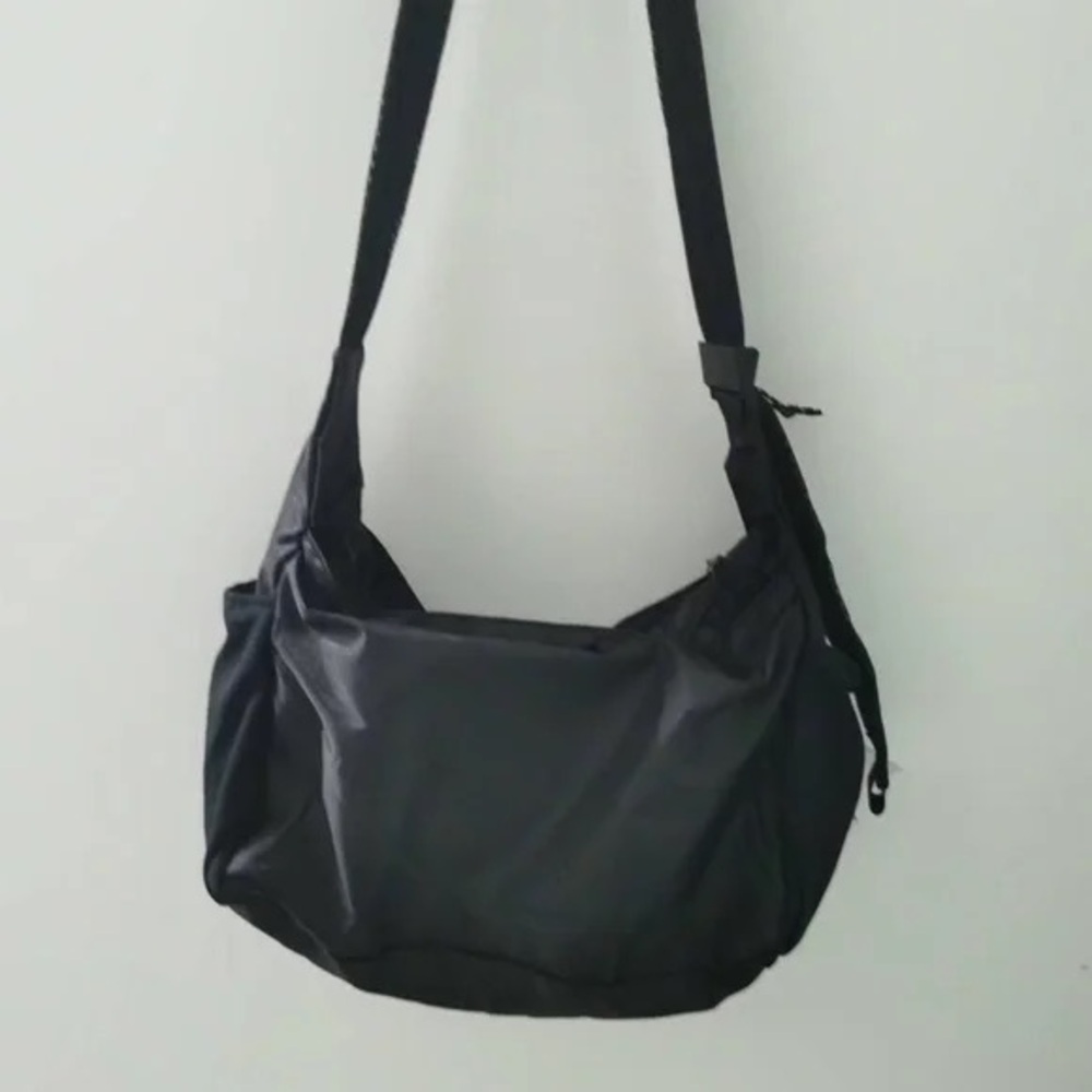 Patagonia Black Crossbody Bag - Picture 4 of 5
